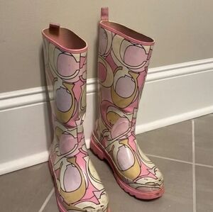 Rain boots and winter boots